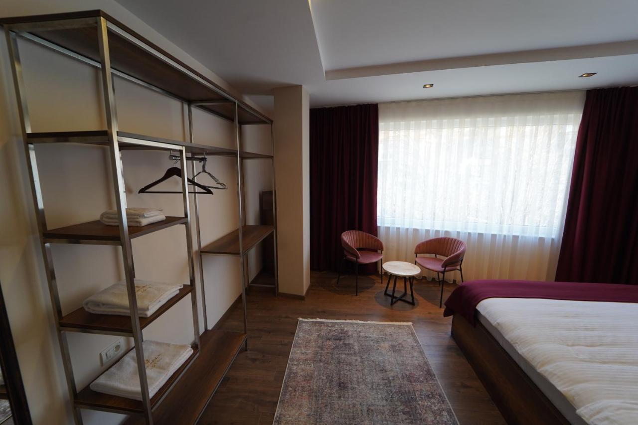 Monarch Hotel Prizren Exterior foto