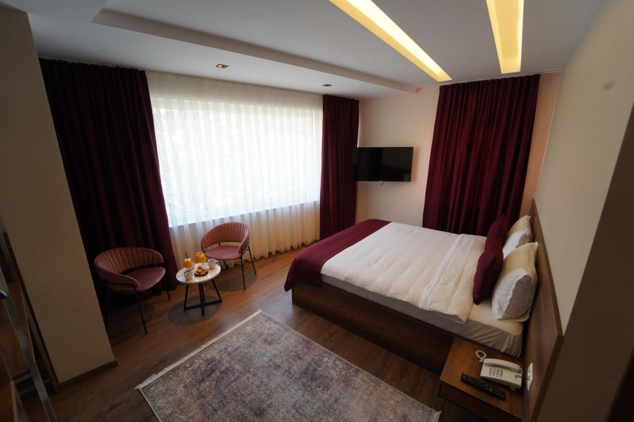 Monarch Hotel Prizren Exterior foto