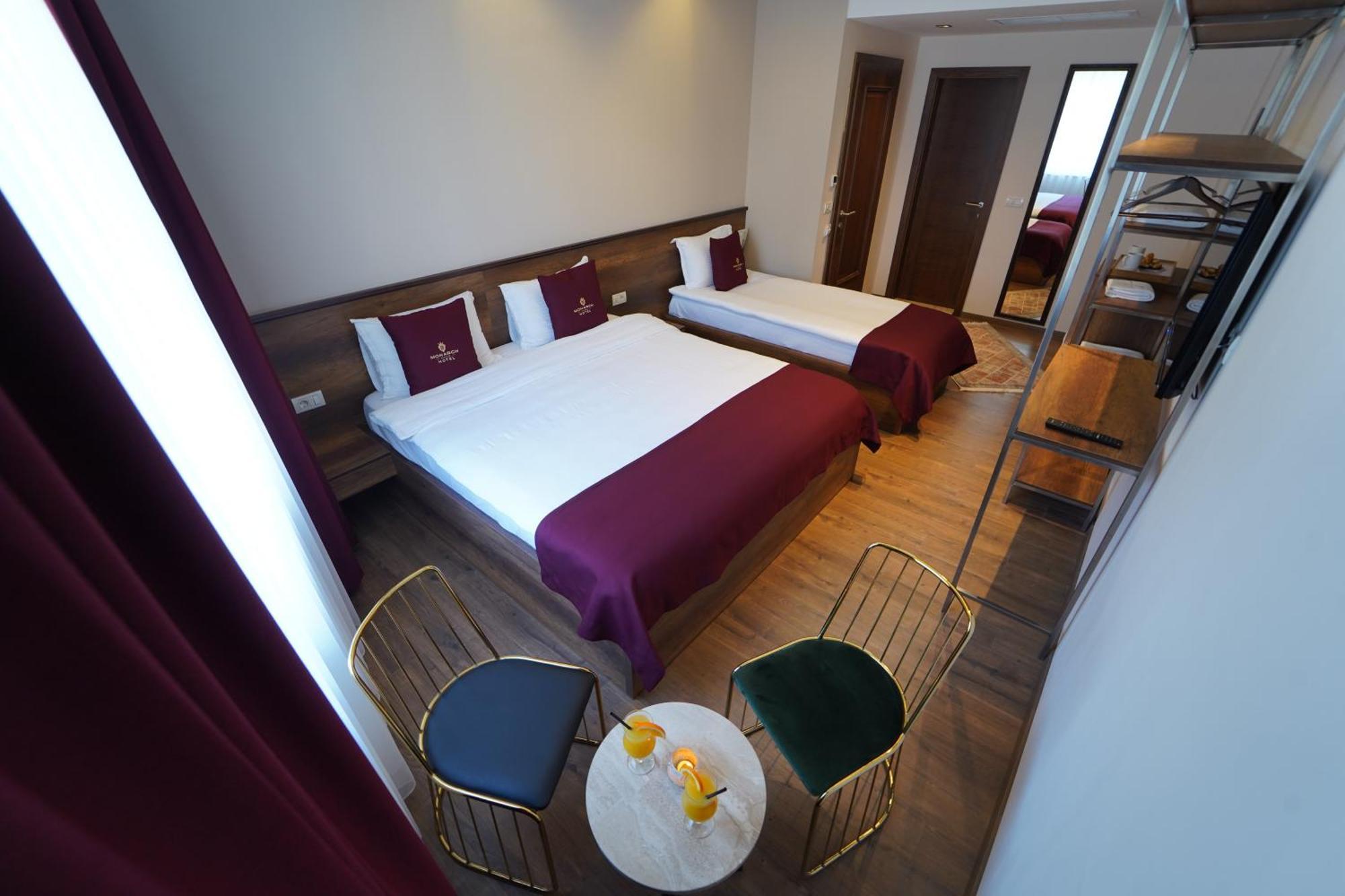 Monarch Hotel Prizren Exterior foto