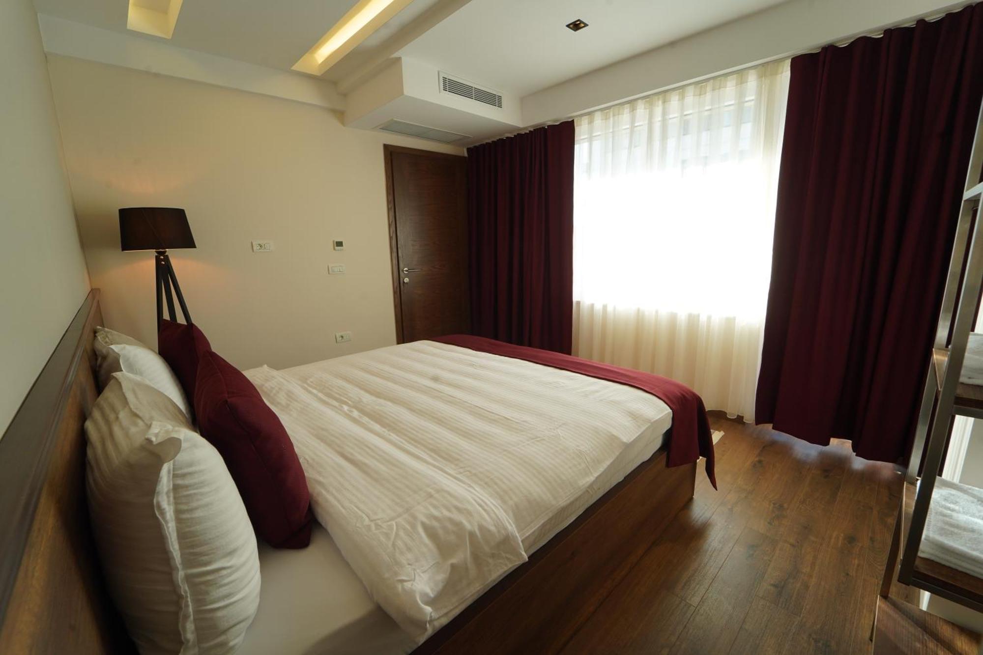 Monarch Hotel Prizren Exterior foto