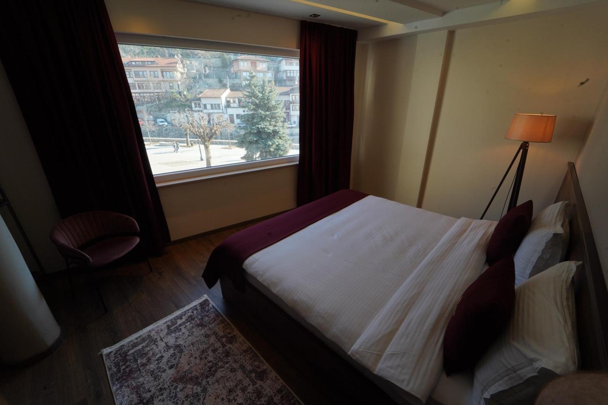 Monarch Hotel Prizren Exterior foto