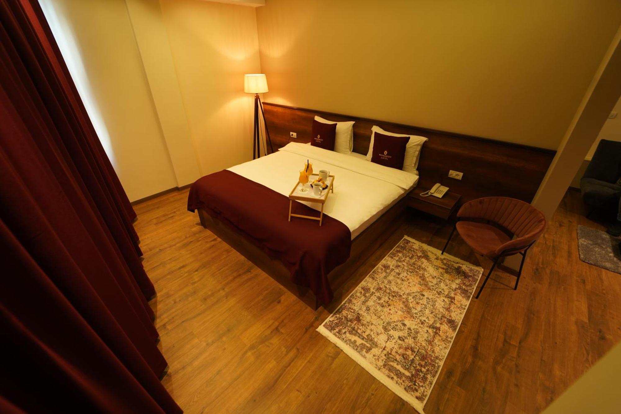 Monarch Hotel Prizren Exterior foto