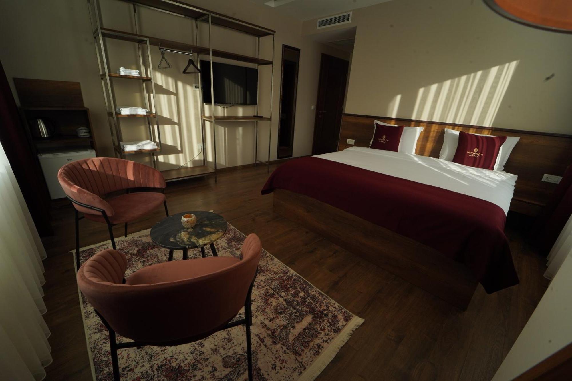 Monarch Hotel Prizren Exterior foto